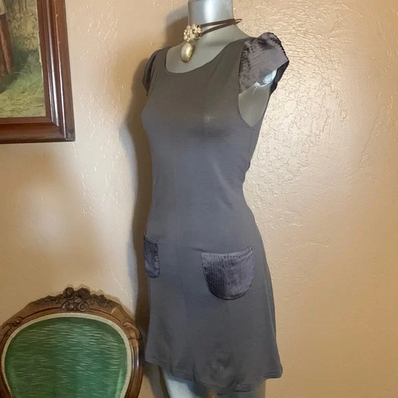 alice and olivia grey dress Alice+ Olivia Gray Cap Dress. Sz XS